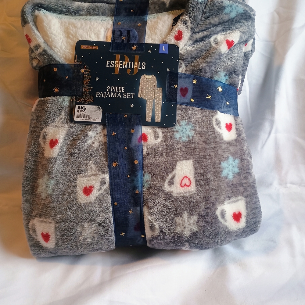Essentials Gray Pajama Set with Heart and Mug Motif